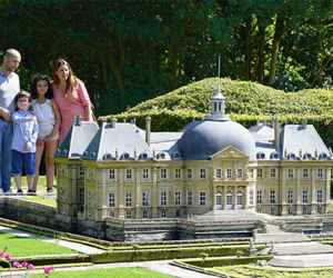 entrées en famille pour le parc France Miniature