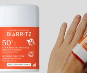 stick solaire invisible SPF50+ de Biarritz