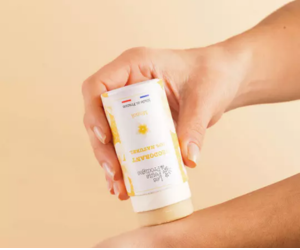 un déodorant stick Monoï Les Petits Prodiges