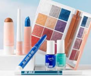 April Paris Cosmetics lot de maquillages