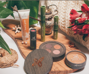 Bo-ho green make-up lot de maquillages Oasis Paradise