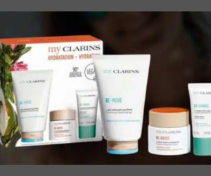 coffret rempli de produits Clarins
